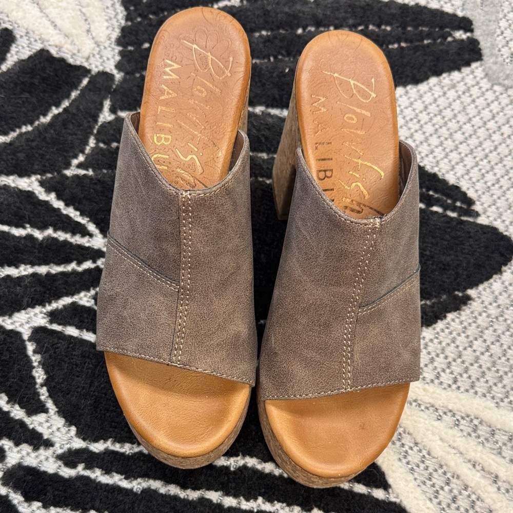 Blowfish Women's Tan Mules